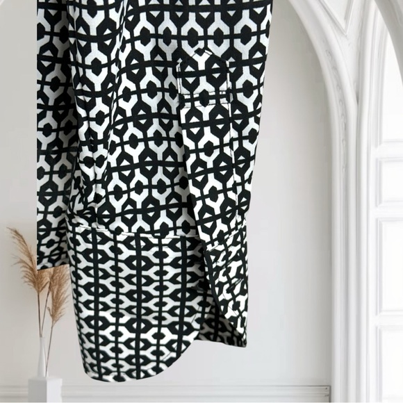 343 - BLACK & WHITE BLOUSE/TOP LARGE - Picture 5 of 15